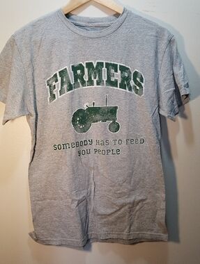 Lifestyle Classics Men's Medium Farmers Gray Graphic Shirt Someone Has To Feed